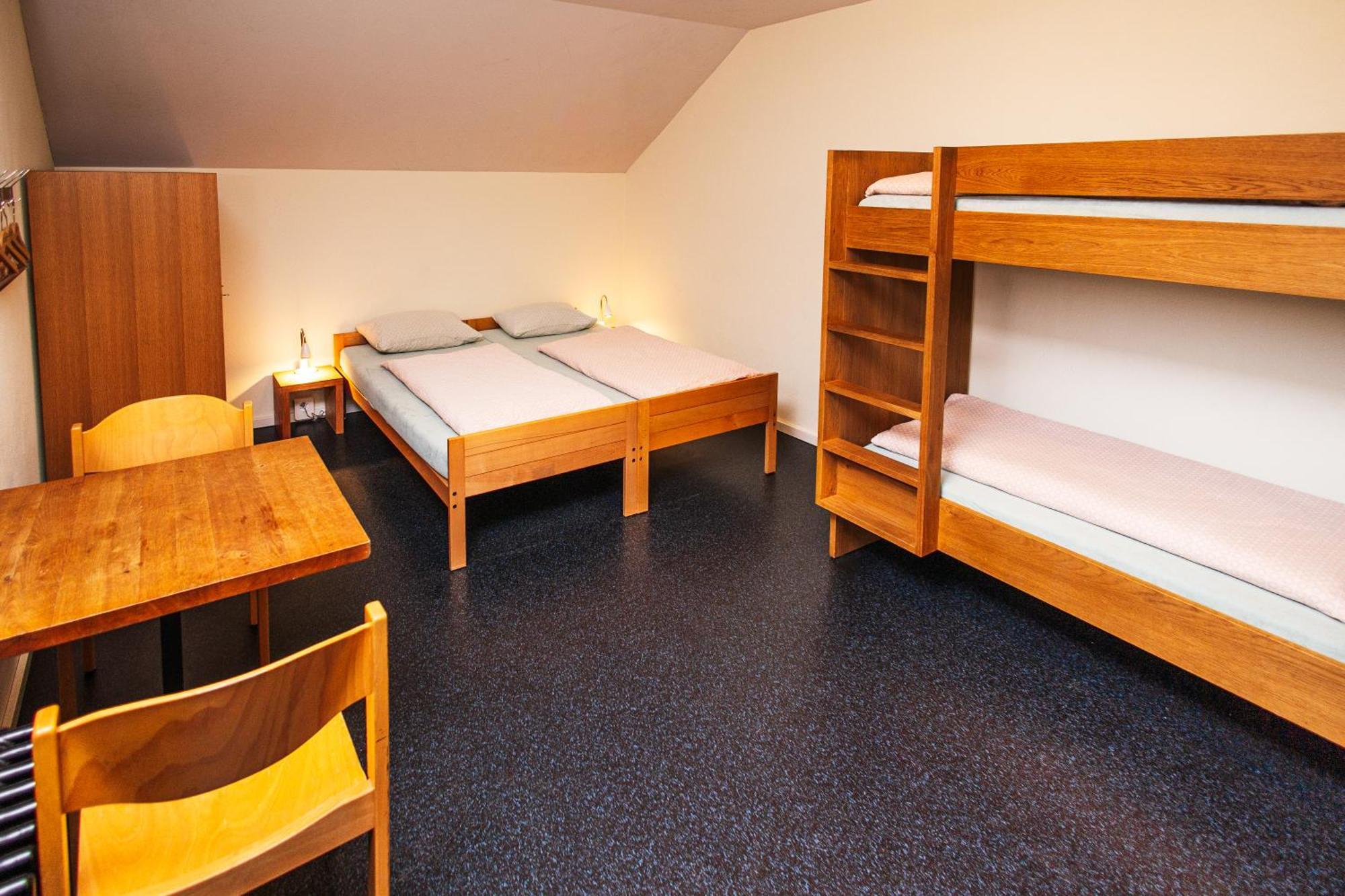 Baden Youth Hostel Екстериор снимка