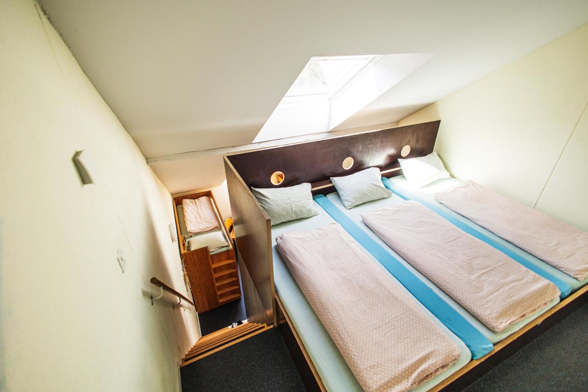 Baden Youth Hostel Екстериор снимка