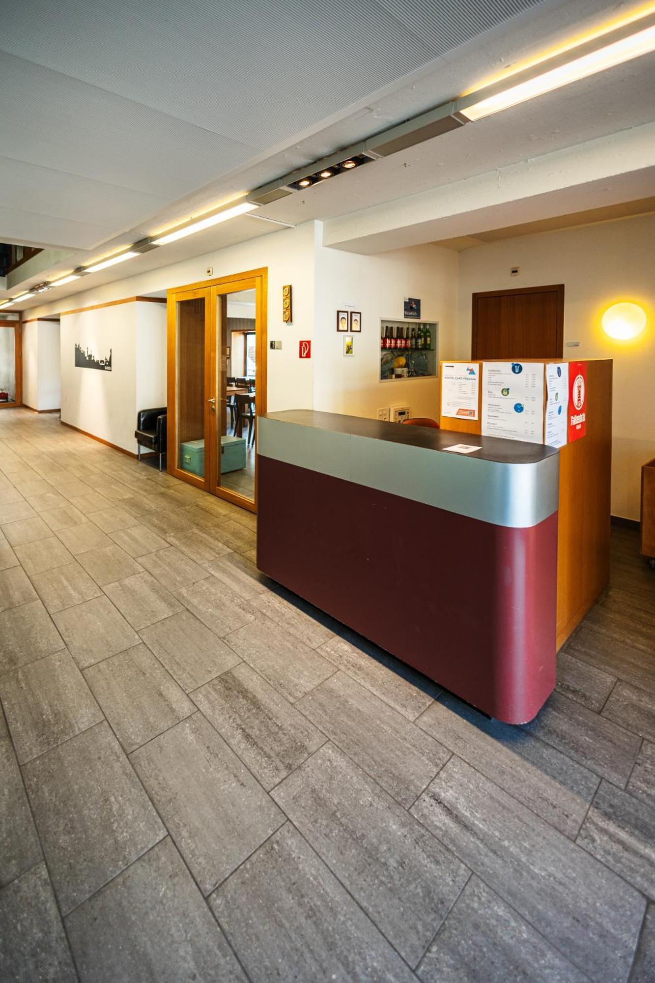 Baden Youth Hostel Екстериор снимка