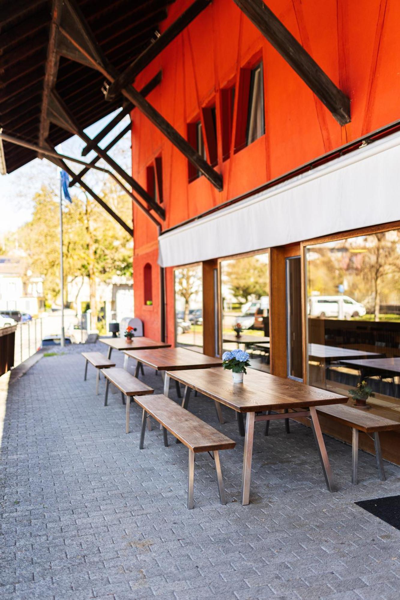 Baden Youth Hostel Екстериор снимка