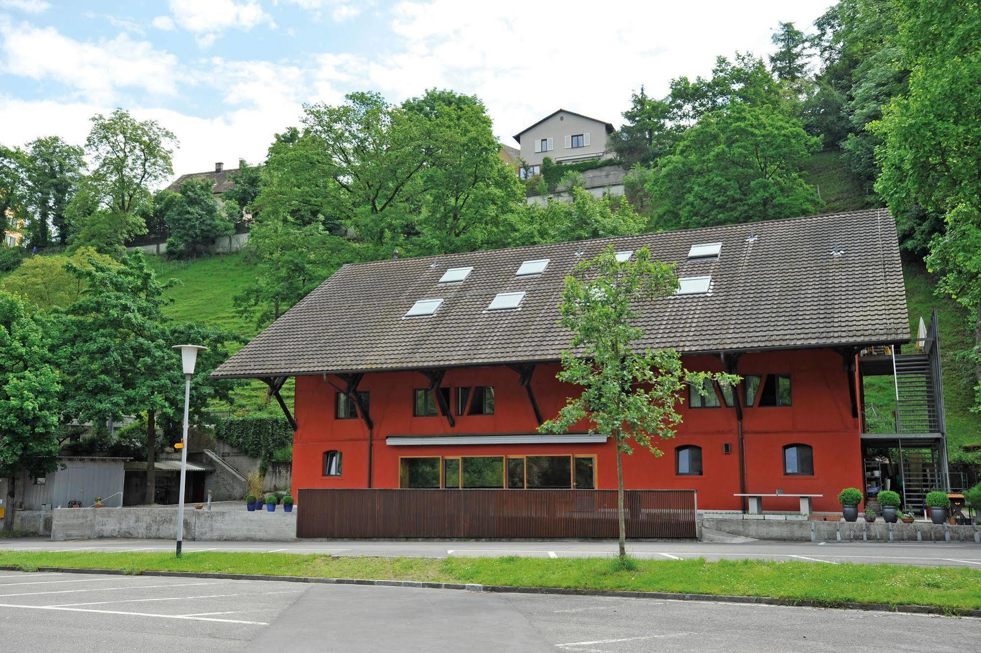 Baden Youth Hostel Екстериор снимка